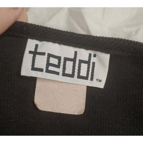 Teddi VINTAGE Women's Size Large Black W/ Embroidered Applique Top. - Picture 4 of 6